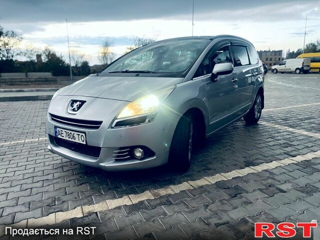 Сірий Пежо 5008, об'ємом двигуна 1.6 л та пробігом 268 тис. км за 9500 $, фото 1 на Automoto.ua