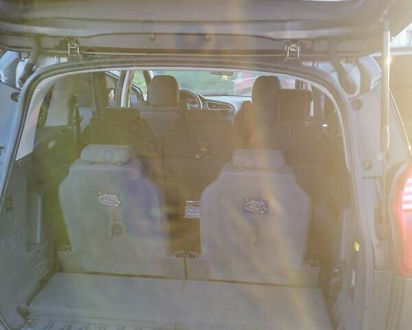 Сірий Пежо 5008, об'ємом двигуна 1.6 л та пробігом 256 тис. км за 8300 $, фото 12 на Automoto.ua