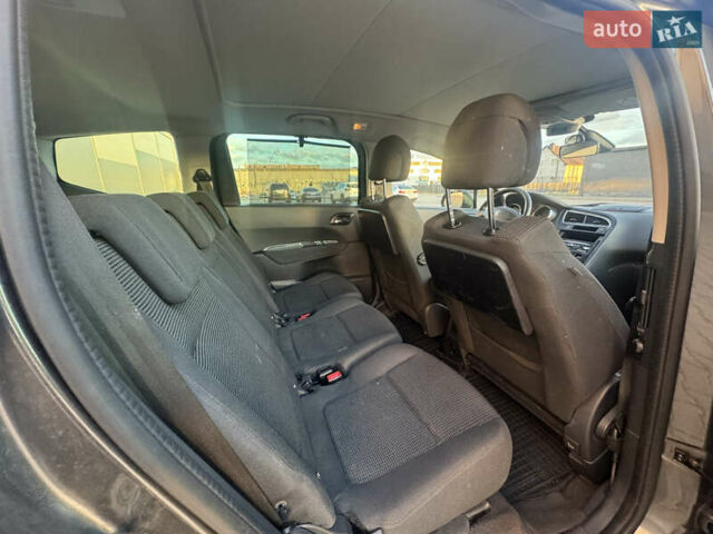 Сірий Пежо 5008, об'ємом двигуна 1.6 л та пробігом 269 тис. км за 7700 $, фото 28 на Automoto.ua