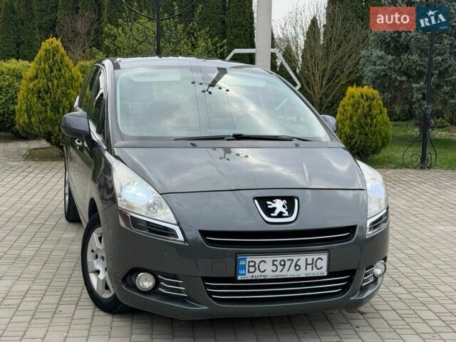 Серый Пежо 5008, объемом двигателя 1.6 л и пробегом 251 тыс. км за 7800 $, фото 1 на Automoto.ua