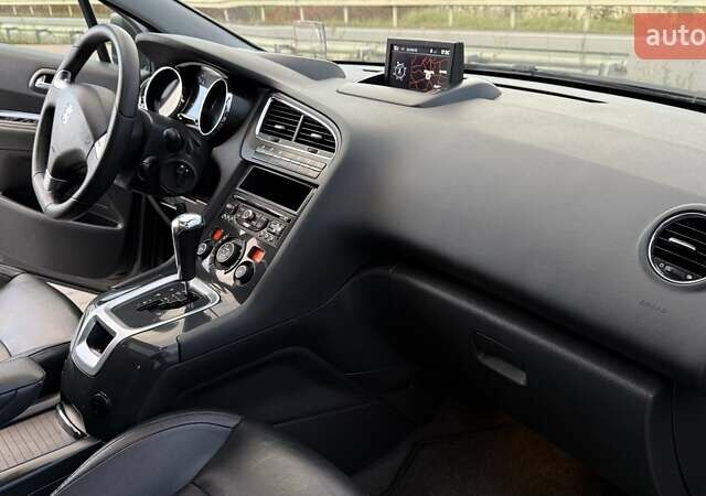 Серый Пежо 5008, объемом двигателя 2 л и пробегом 211 тыс. км за 10699 $, фото 29 на Automoto.ua