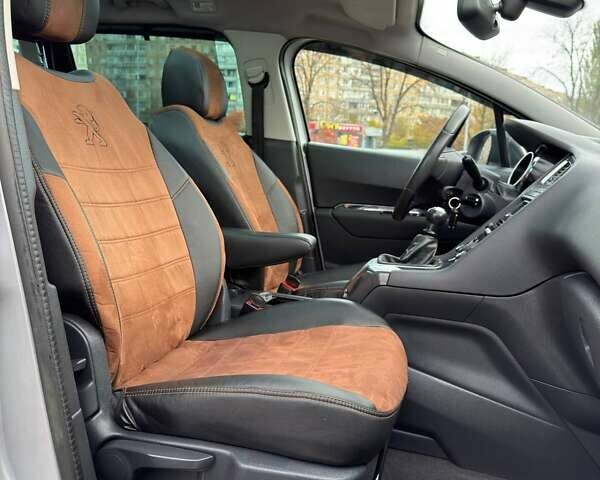 Серый Пежо 5008, объемом двигателя 1.6 л и пробегом 269 тыс. км за 7500 $, фото 19 на Automoto.ua