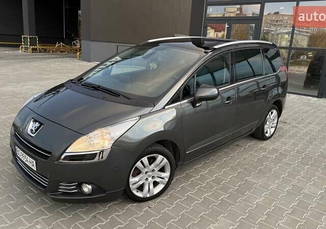 Серый Пежо 5008, объемом двигателя 2 л и пробегом 211 тыс. км за 10699 $, фото 2 на Automoto.ua