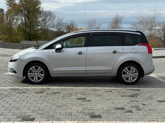 Сірий Пежо 5008, об'ємом двигуна 1.6 л та пробігом 268 тис. км за 7500 $, фото 3 на Automoto.ua