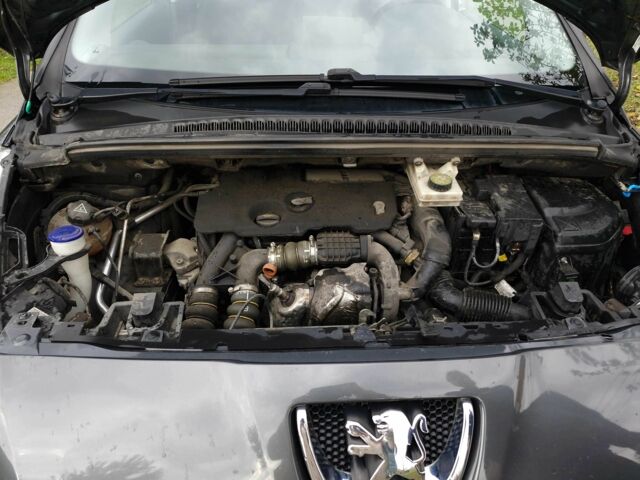 Сірий Пежо 5008, об'ємом двигуна 1.6 л та пробігом 192 тис. км за 9100 $, фото 7 на Automoto.ua