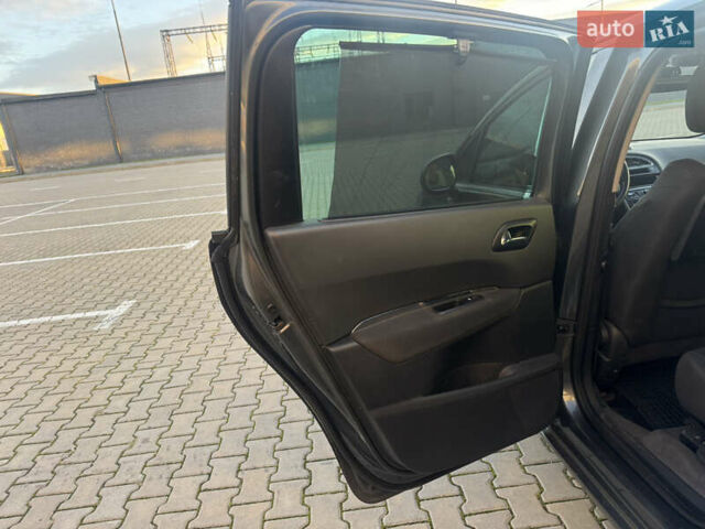 Сірий Пежо 5008, об'ємом двигуна 1.6 л та пробігом 269 тис. км за 7700 $, фото 21 на Automoto.ua