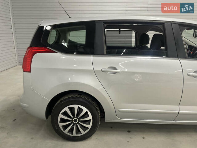 Сірий Пежо 5008, об'ємом двигуна 1.6 л та пробігом 237 тис. км за 10650 $, фото 9 на Automoto.ua