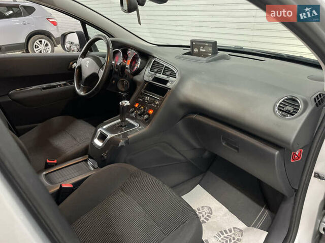 Сірий Пежо 5008, об'ємом двигуна 1.6 л та пробігом 237 тис. км за 10650 $, фото 23 на Automoto.ua