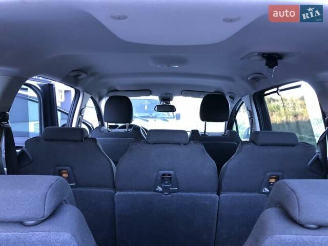 Сірий Пежо 5008, об'ємом двигуна 1.6 л та пробігом 185 тис. км за 10800 $, фото 37 на Automoto.ua