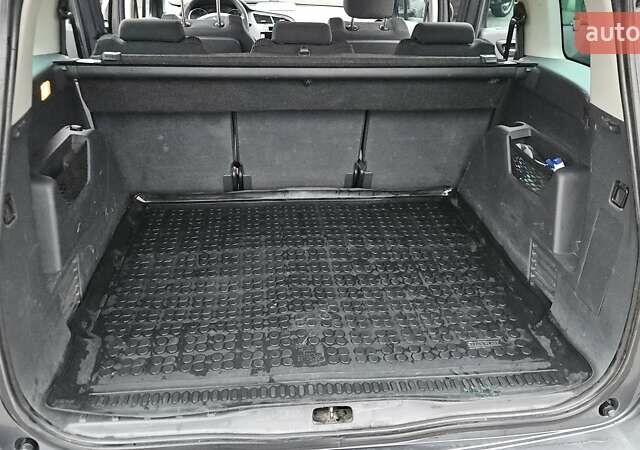 Сірий Пежо 5008, об'ємом двигуна 1.56 л та пробігом 263 тис. км за 10200 $, фото 26 на Automoto.ua