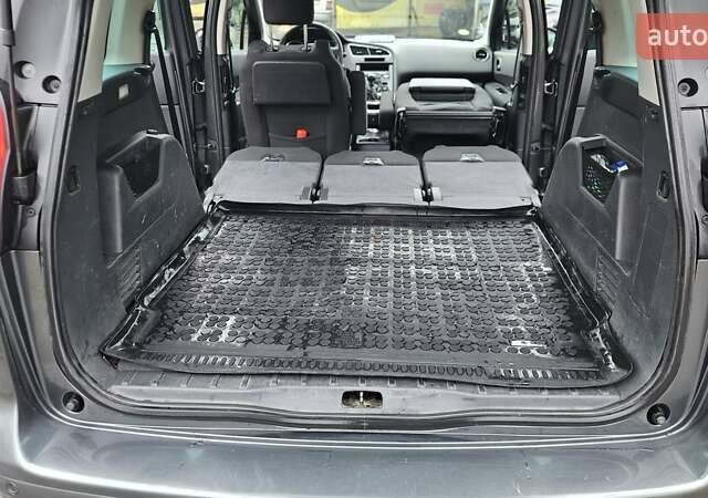 Сірий Пежо 5008, об'ємом двигуна 1.56 л та пробігом 263 тис. км за 10200 $, фото 29 на Automoto.ua