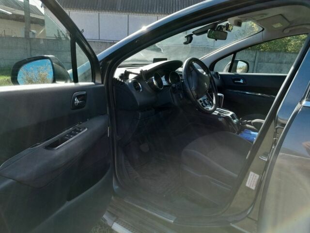 Сірий Пежо 5008, об'ємом двигуна 1.6 л та пробігом 300 тис. км за 9000 $, фото 2 на Automoto.ua