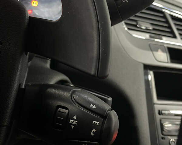 Сірий Пежо 5008, об'ємом двигуна 1.6 л та пробігом 237 тис. км за 10650 $, фото 14 на Automoto.ua