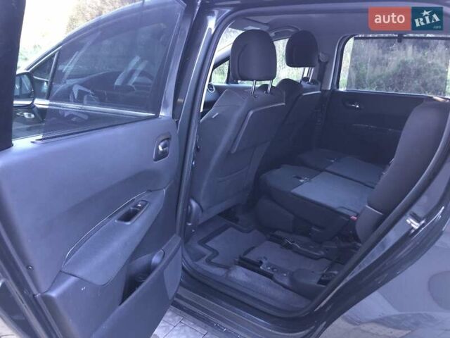 Сірий Пежо 5008, об'ємом двигуна 1.6 л та пробігом 185 тис. км за 10800 $, фото 28 на Automoto.ua