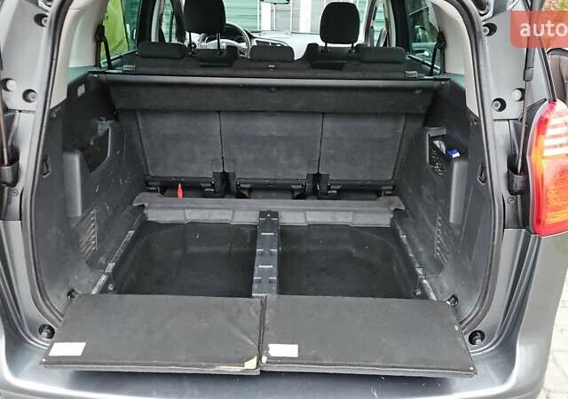 Сірий Пежо 5008, об'ємом двигуна 1.56 л та пробігом 263 тис. км за 10200 $, фото 27 на Automoto.ua