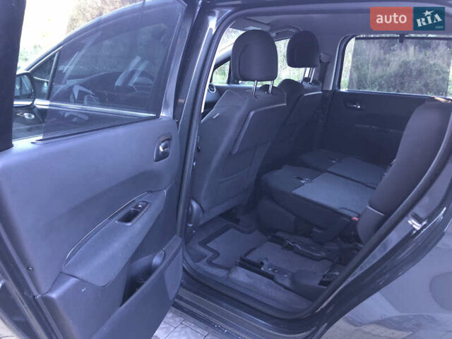 Сірий Пежо 5008, об'ємом двигуна 1.6 л та пробігом 185 тис. км за 10400 $, фото 34 на Automoto.ua