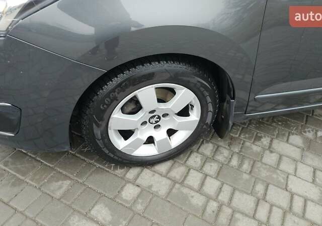 Сірий Пежо 5008, об'ємом двигуна 1.56 л та пробігом 263 тис. км за 10200 $, фото 32 на Automoto.ua