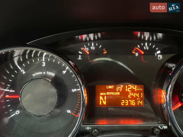 Сірий Пежо 5008, об'ємом двигуна 1.6 л та пробігом 237 тис. км за 10650 $, фото 18 на Automoto.ua