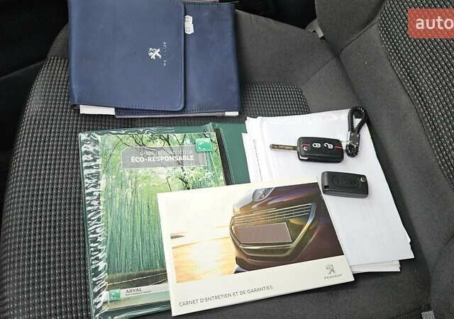 Сірий Пежо 5008, об'ємом двигуна 1.56 л та пробігом 263 тис. км за 10200 $, фото 39 на Automoto.ua