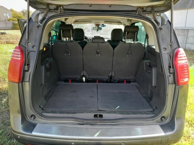 Сірий Пежо 5008, об'ємом двигуна 1.6 л та пробігом 300 тис. км за 9000 $, фото 5 на Automoto.ua