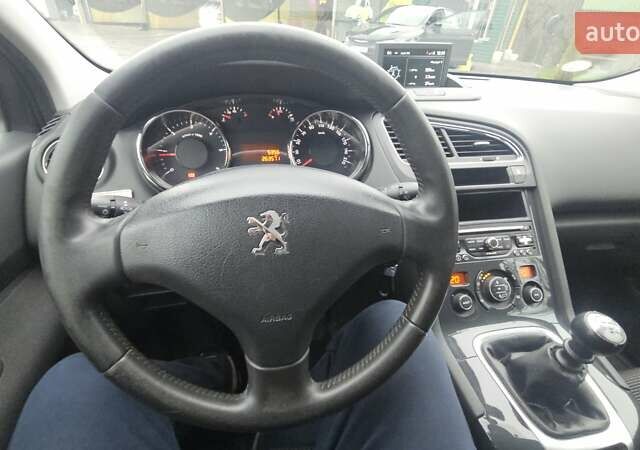 Сірий Пежо 5008, об'ємом двигуна 1.56 л та пробігом 263 тис. км за 10200 $, фото 13 на Automoto.ua
