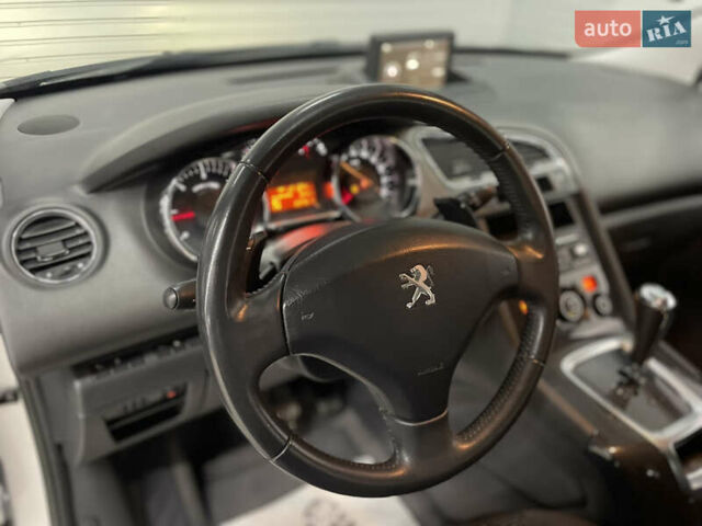 Сірий Пежо 5008, об'ємом двигуна 1.6 л та пробігом 237 тис. км за 10650 $, фото 28 на Automoto.ua