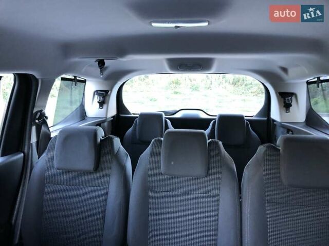 Сірий Пежо 5008, об'ємом двигуна 1.6 л та пробігом 185 тис. км за 10800 $, фото 40 на Automoto.ua