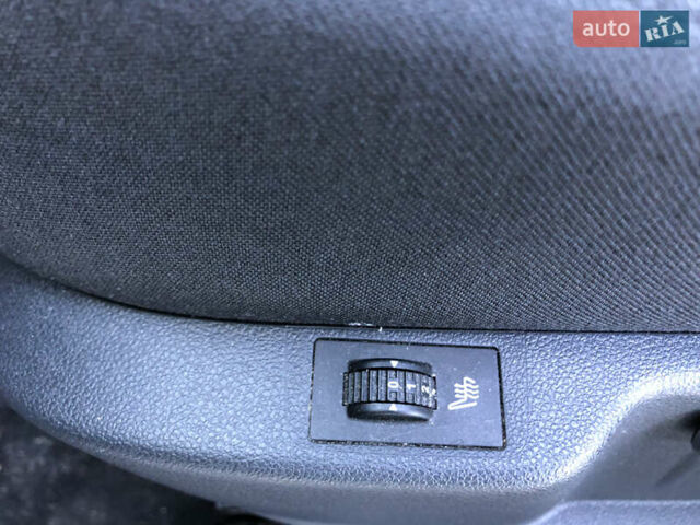 Сірий Пежо 5008, об'ємом двигуна 1.6 л та пробігом 185 тис. км за 10400 $, фото 45 на Automoto.ua