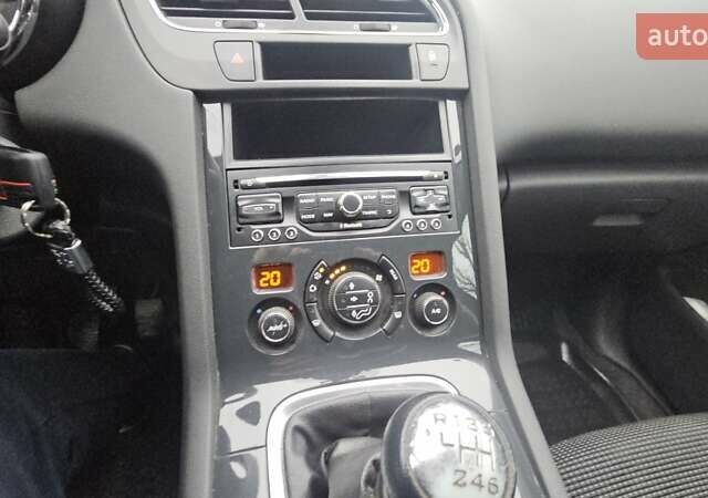 Сірий Пежо 5008, об'ємом двигуна 1.56 л та пробігом 263 тис. км за 10200 $, фото 16 на Automoto.ua