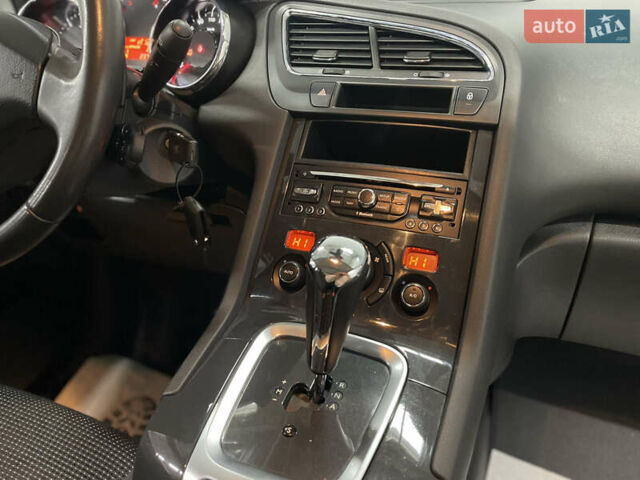 Серый Пежо 5008, объемом двигателя 1.6 л и пробегом 237 тыс. км за 10650 $, фото 23 на Automoto.ua