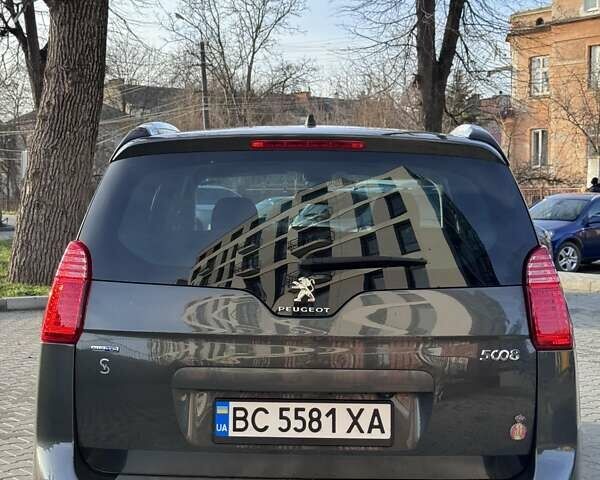 Серый Пежо 5008, объемом двигателя 1.56 л и пробегом 230 тыс. км за 9800 $, фото 3 на Automoto.ua