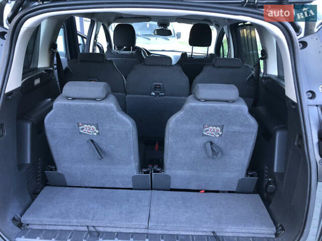 Сірий Пежо 5008, об'ємом двигуна 1.6 л та пробігом 185 тис. км за 10400 $, фото 42 на Automoto.ua