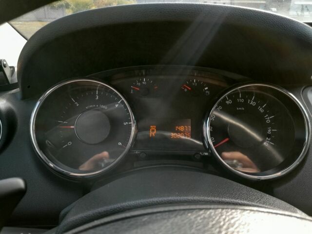 Сірий Пежо 5008, об'ємом двигуна 1.6 л та пробігом 300 тис. км за 9000 $, фото 8 на Automoto.ua