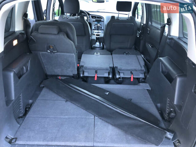 Сірий Пежо 5008, об'ємом двигуна 1.6 л та пробігом 185 тис. км за 10400 $, фото 37 на Automoto.ua