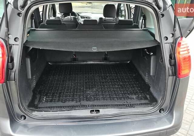 Сірий Пежо 5008, об'ємом двигуна 1.56 л та пробігом 263 тис. км за 10200 $, фото 25 на Automoto.ua