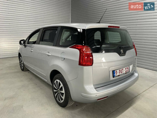 Сірий Пежо 5008, об'ємом двигуна 1.6 л та пробігом 237 тис. км за 10650 $, фото 3 на Automoto.ua