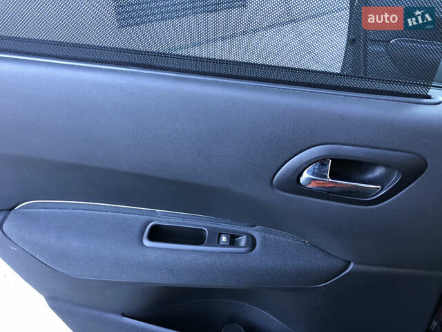 Сірий Пежо 5008, об'ємом двигуна 1.6 л та пробігом 185 тис. км за 10400 $, фото 50 на Automoto.ua