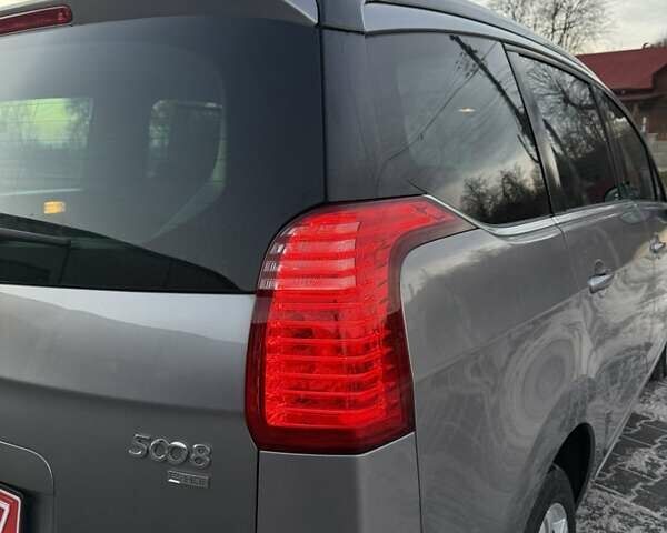 Серый Пежо 5008, объемом двигателя 1.56 л и пробегом 208 тыс. км за 9750 $, фото 18 на Automoto.ua