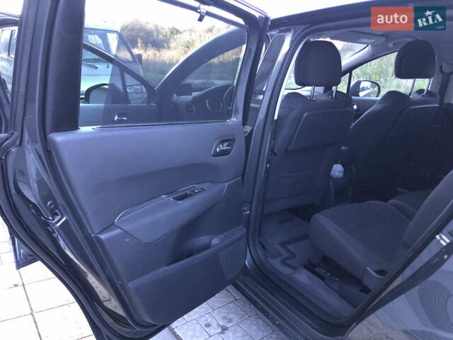 Сірий Пежо 5008, об'ємом двигуна 1.6 л та пробігом 185 тис. км за 9990 $, фото 40 на Automoto.ua