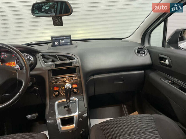 Серый Пежо 5008, объемом двигателя 1.6 л и пробегом 237 тыс. км за 10650 $, фото 27 на Automoto.ua