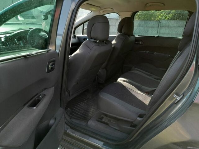 Сірий Пежо 5008, об'ємом двигуна 1.6 л та пробігом 300 тис. км за 9000 $, фото 4 на Automoto.ua