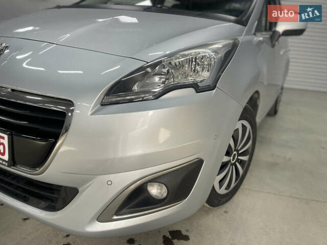 Сірий Пежо 5008, об'ємом двигуна 1.6 л та пробігом 237 тис. км за 10650 $, фото 12 на Automoto.ua