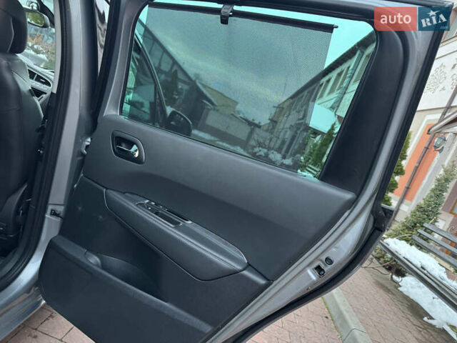 Сірий Пежо 5008, об'ємом двигуна 1.6 л та пробігом 223 тис. км за 10750 $, фото 103 на Automoto.ua