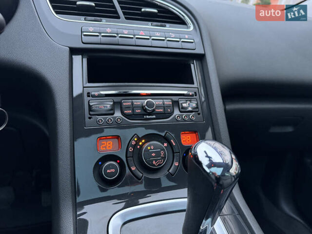 Сірий Пежо 5008, об'ємом двигуна 1.6 л та пробігом 223 тис. км за 10750 $, фото 83 на Automoto.ua