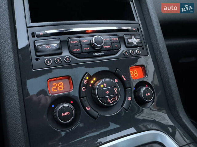 Сірий Пежо 5008, об'ємом двигуна 1.6 л та пробігом 223 тис. км за 10750 $, фото 85 на Automoto.ua