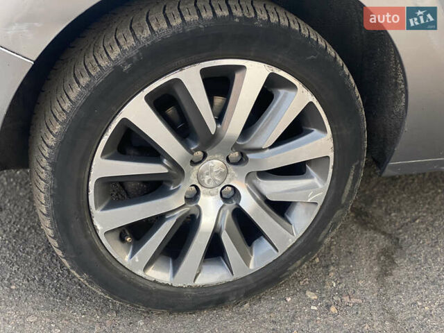 Серый Пежо 5008, объемом двигателя 2 л и пробегом 315 тыс. км за 10299 $, фото 24 на Automoto.ua