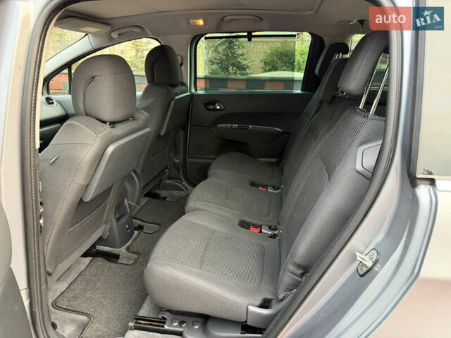 Сірий Пежо 5008, об'ємом двигуна 1.6 л та пробігом 200 тис. км за 12300 $, фото 57 на Automoto.ua