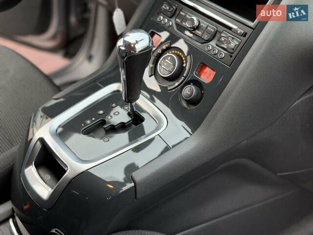 Сірий Пежо 5008, об'ємом двигуна 1.6 л та пробігом 200 тис. км за 12300 $, фото 23 на Automoto.ua