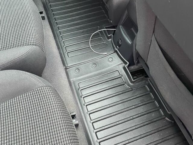 Серый Пежо 5008, объемом двигателя 2 л и пробегом 240 тыс. км за 12300 $, фото 12 на Automoto.ua