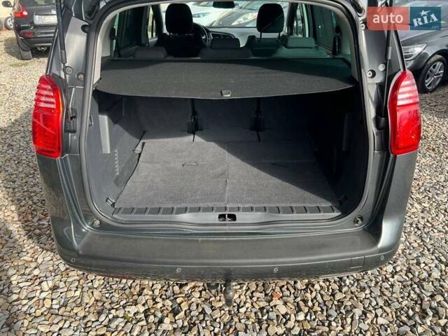 Сірий Пежо 5008, об'ємом двигуна 1.6 л та пробігом 202 тис. км за 10699 $, фото 12 на Automoto.ua